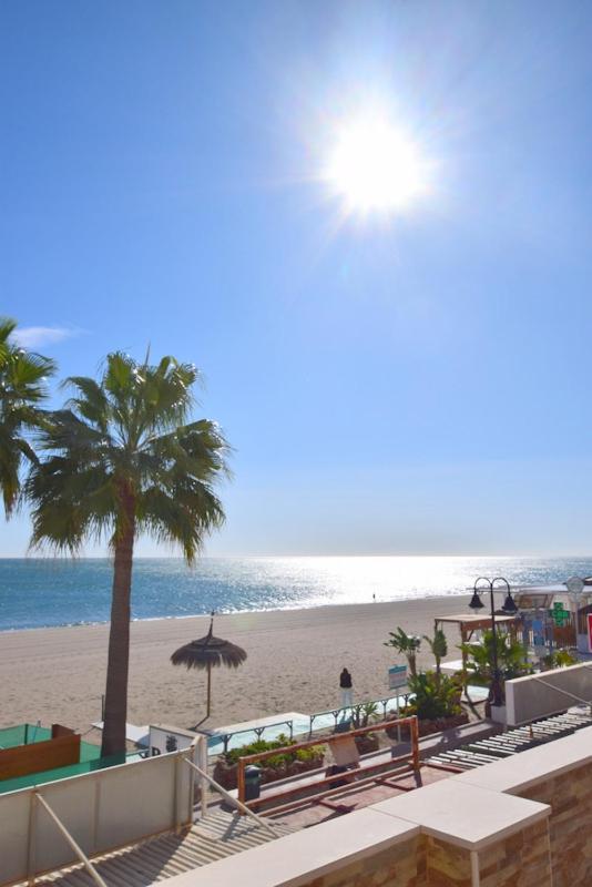 شقة Carihuela 1ª Linea De Playa توريمولينوس المظهر الخارجي الصورة