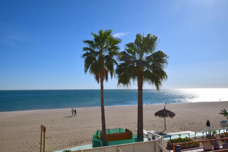 شقة Carihuela 1ª Linea De Playa توريمولينوس المظهر الخارجي الصورة